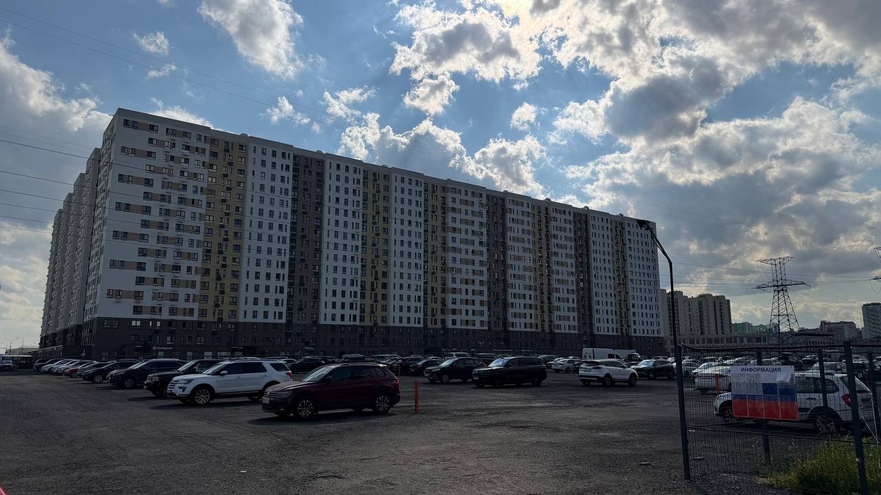 Парковка Люберцы, ул.Озерная, д.2 — вид на жилой комплекс
